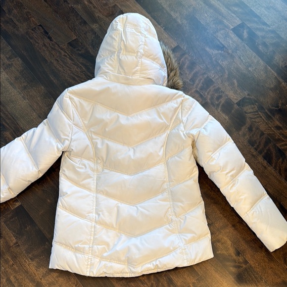 White Puffer Jacket with Faux Fur Hood - Picture 3 of 4